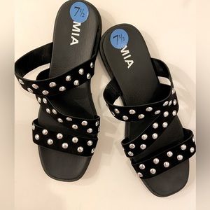 MIA KEONA FLAT SANDAL SIZE 7.5